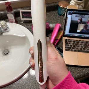 Kristin Ess Straightener